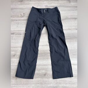 Arc'teryx  Women’s Black Lightweight Outdoor hiking Pants size 10.